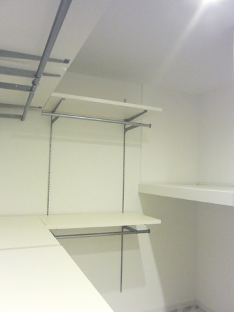 リビングを可動式の間仕切りで明るく広い空間に リビングを可動式の間仕切りで明るく広い空間に